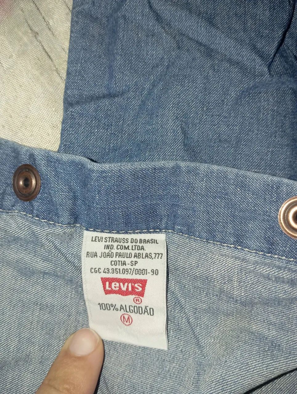 Camisa jeans da Levis  - Foto 4
