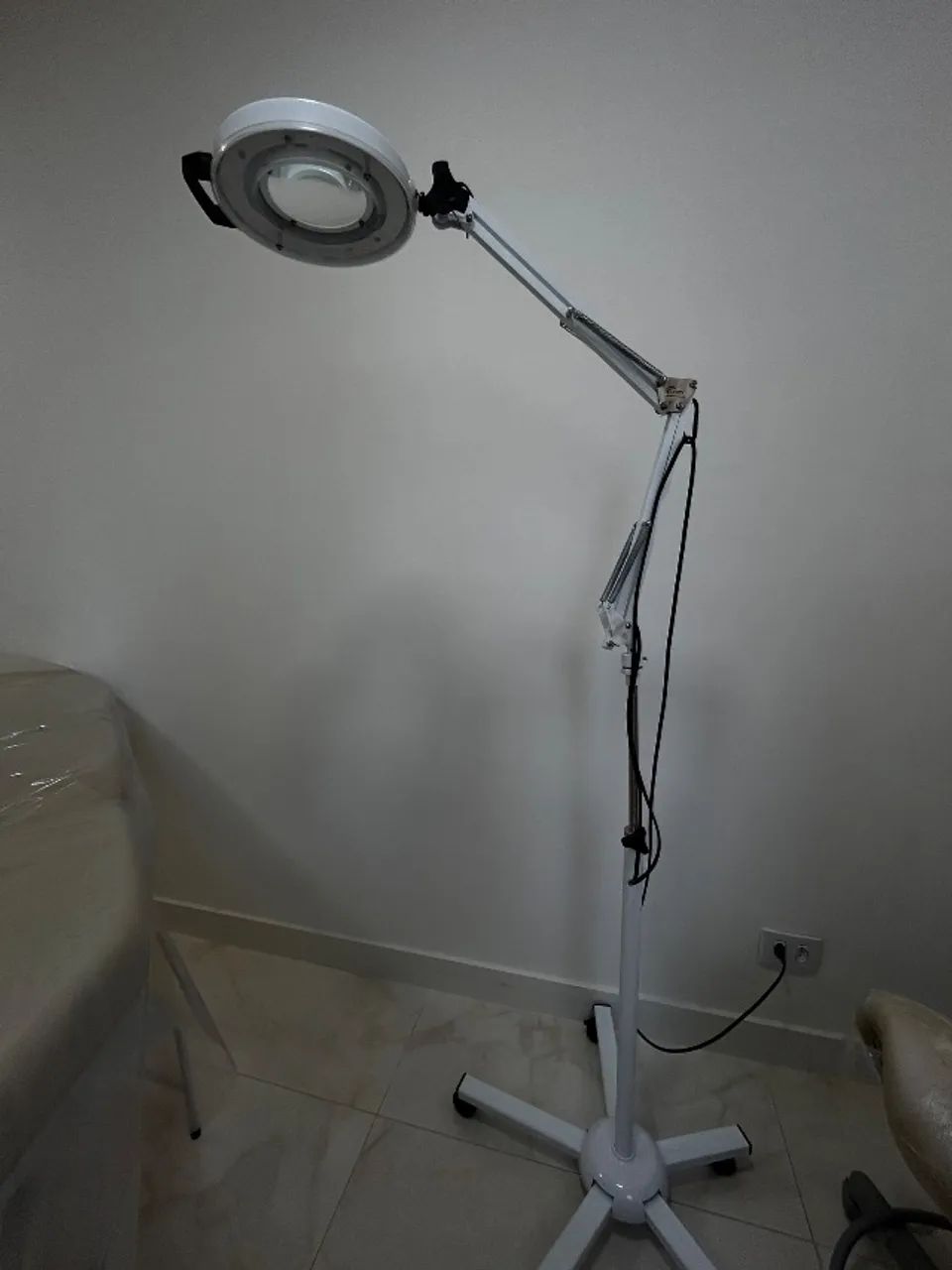 Luminária lupa de chão ESTEK - Foto 2