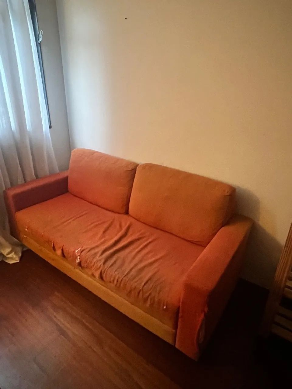 Sofá laranja423932491277291520