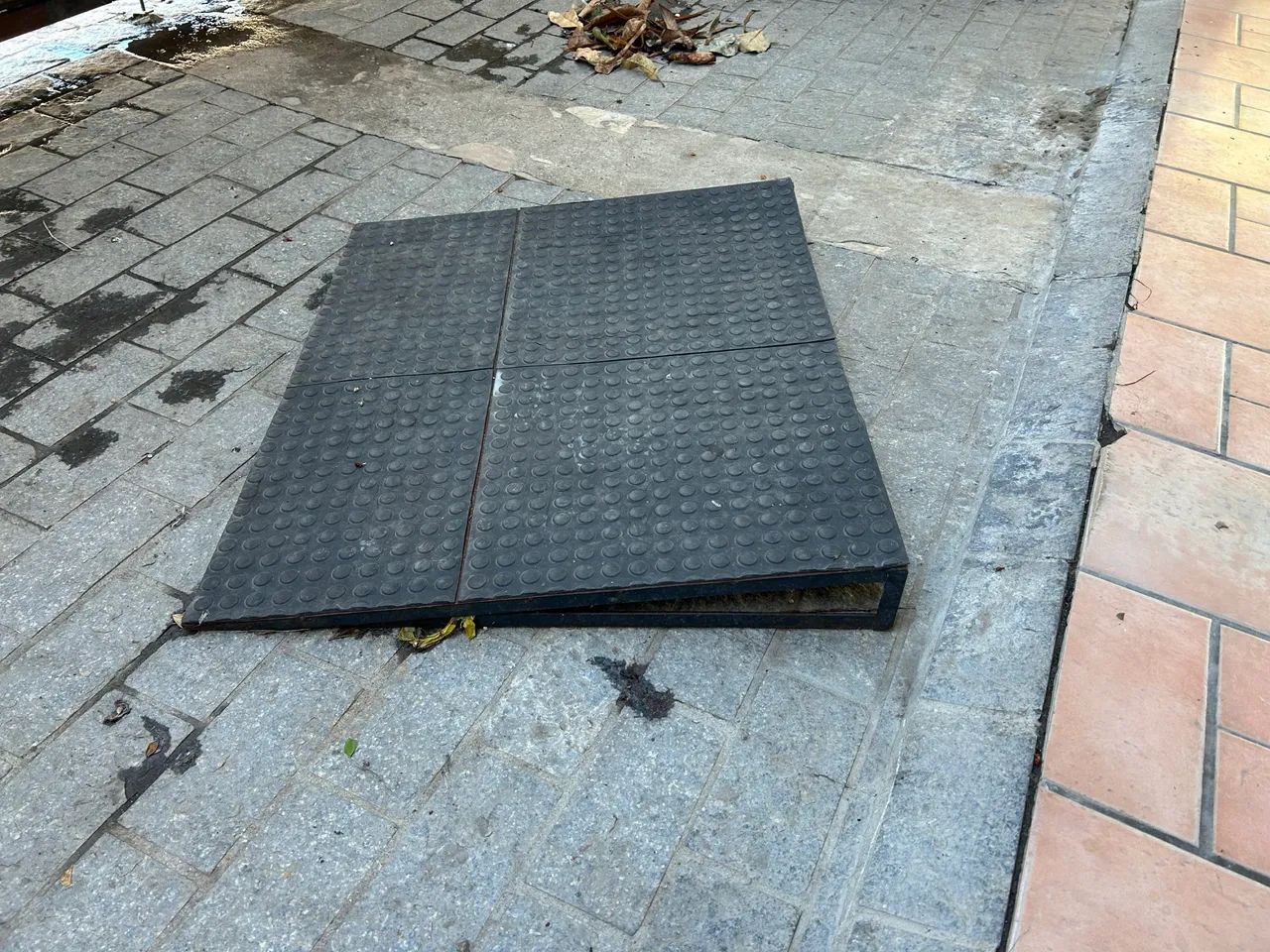 Rampa móvel de aço para cadeira de rodas - Foto 3