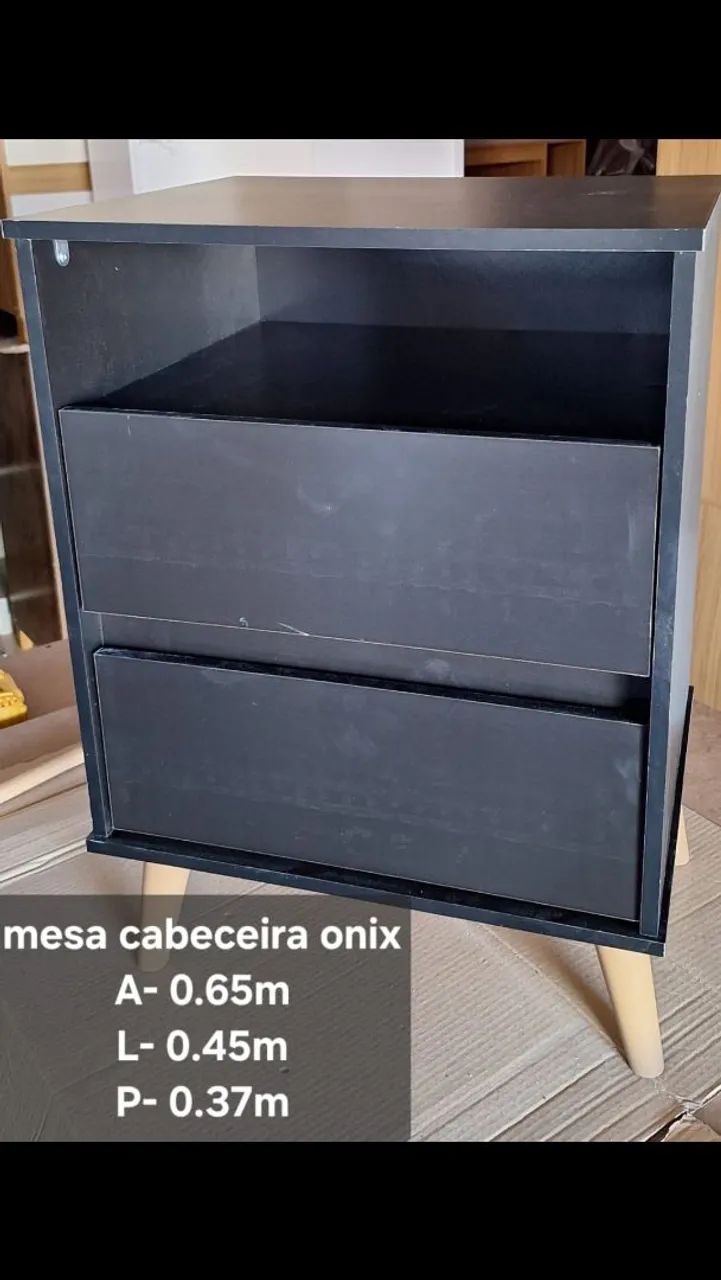 Mesinha de cabeceira 