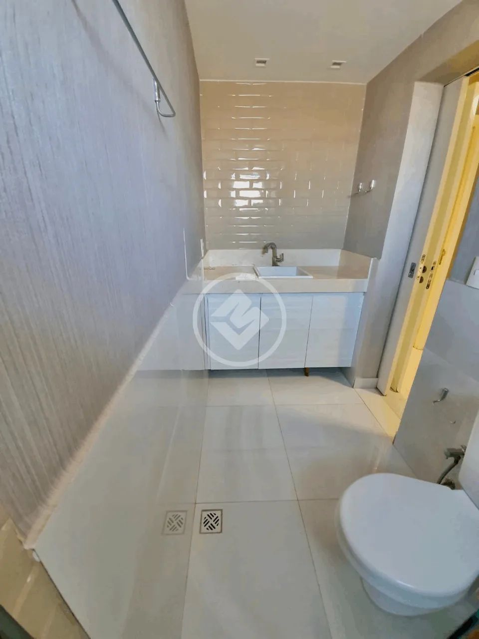 Edifício Harmonia Apartamento com 81.24m² Dois Quartos sendo Dois Suítes Mobiliado Bairro: - Foto 3