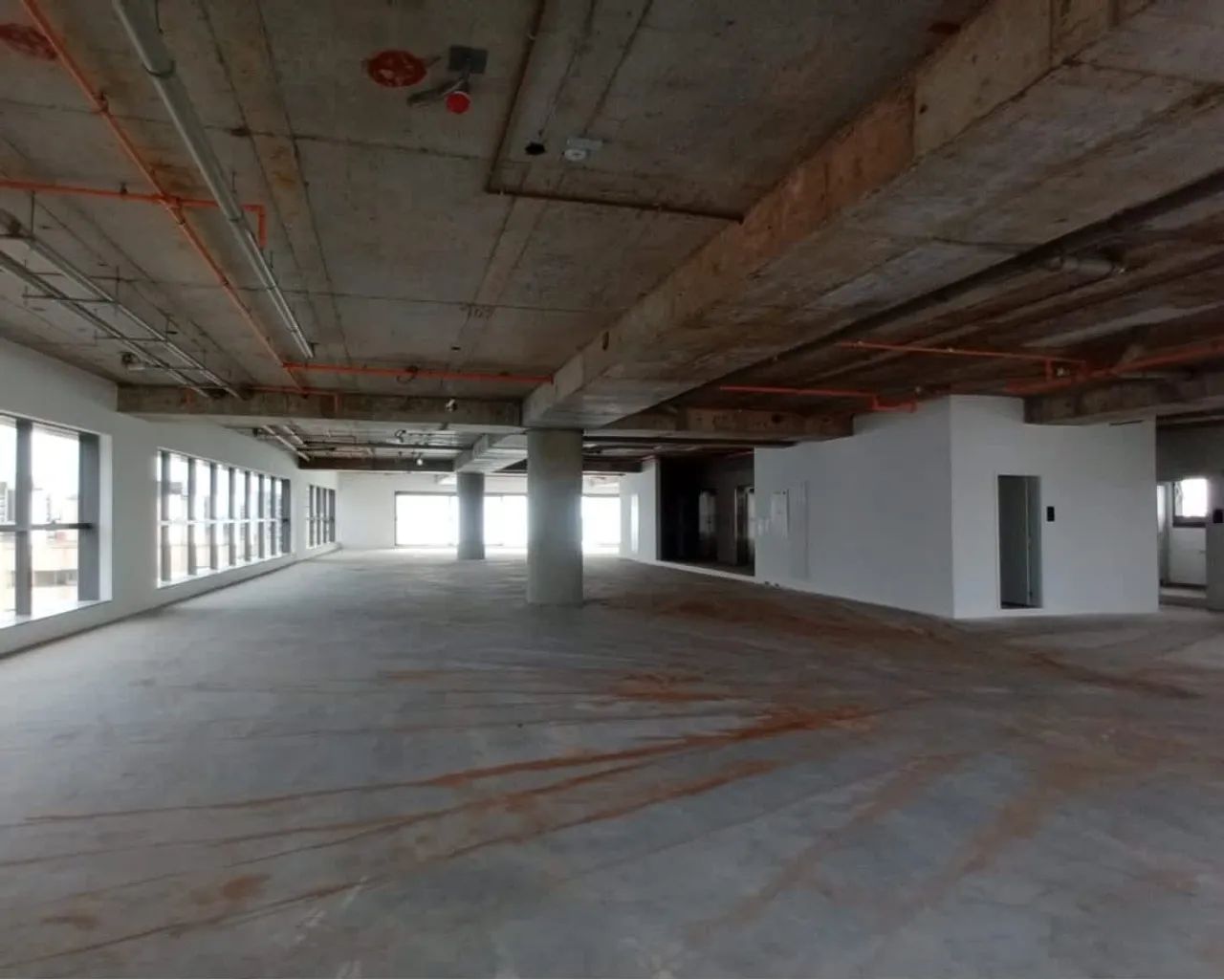 Sala comercial na Rua Guatapara, 301 - Conjunto 22  335 m²