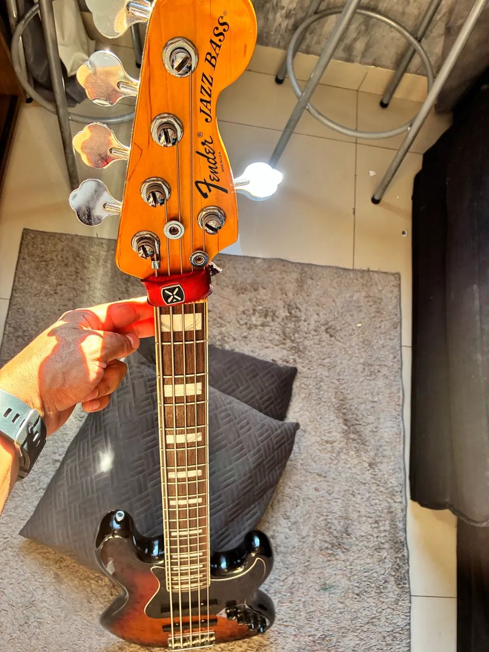 Contra baixo fender american deluxe 5 cordas 