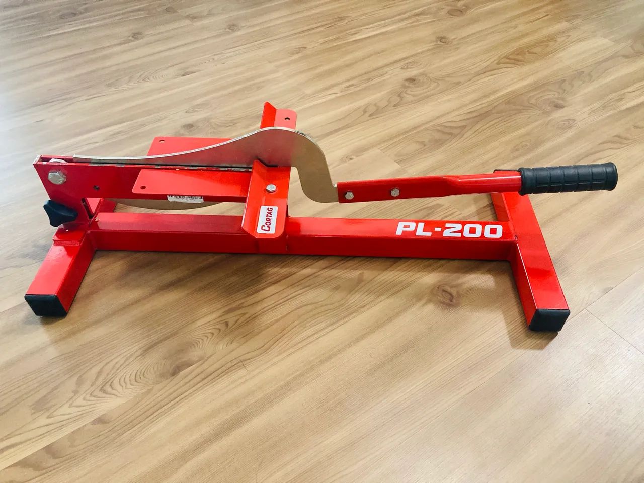Guilhotina para cortar piso laminado - PL-200 - Cortag