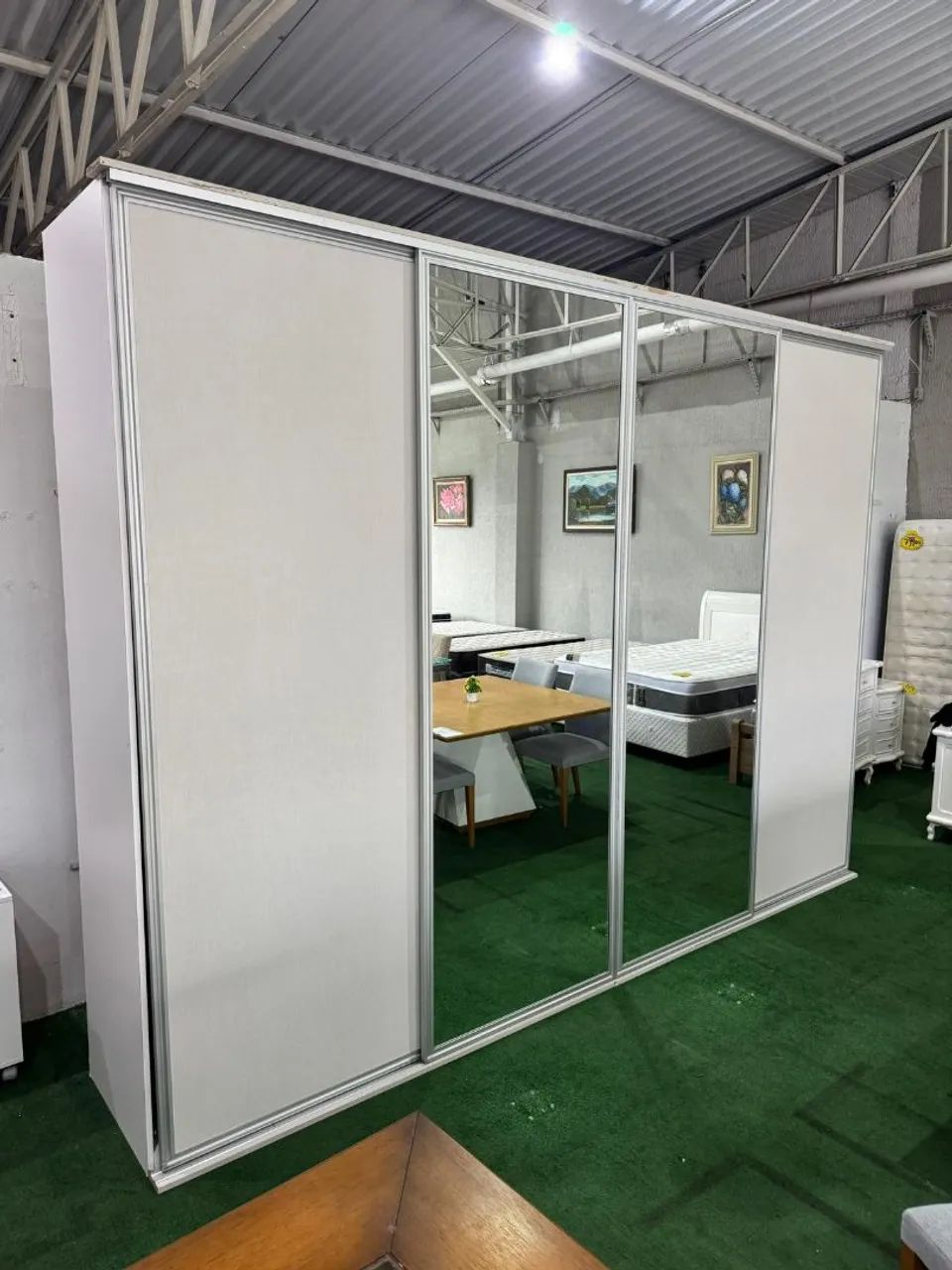 Guarda roupas de MDF 4 portas de correr