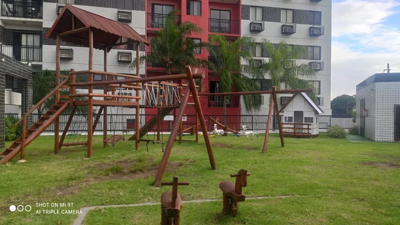 Oportunidade no bairro da Torre. Apto com 2 quartos (sendo 1 suíte) PC