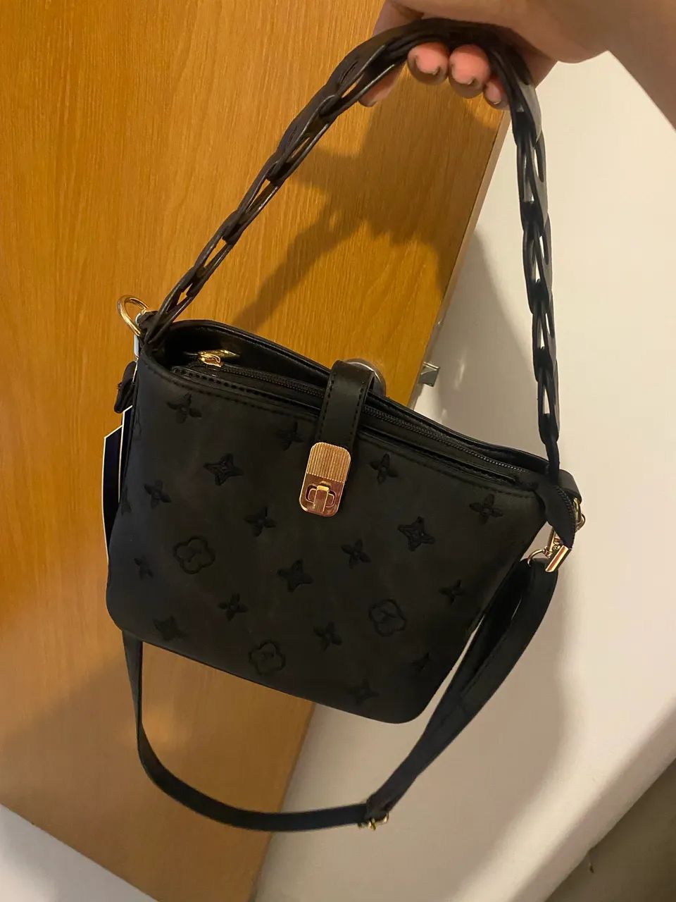 Bolsa nova tomi mito