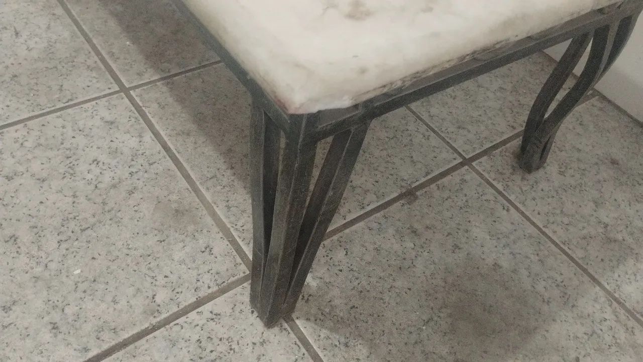 Vendo mesa de mármore base de metal  - Foto 5