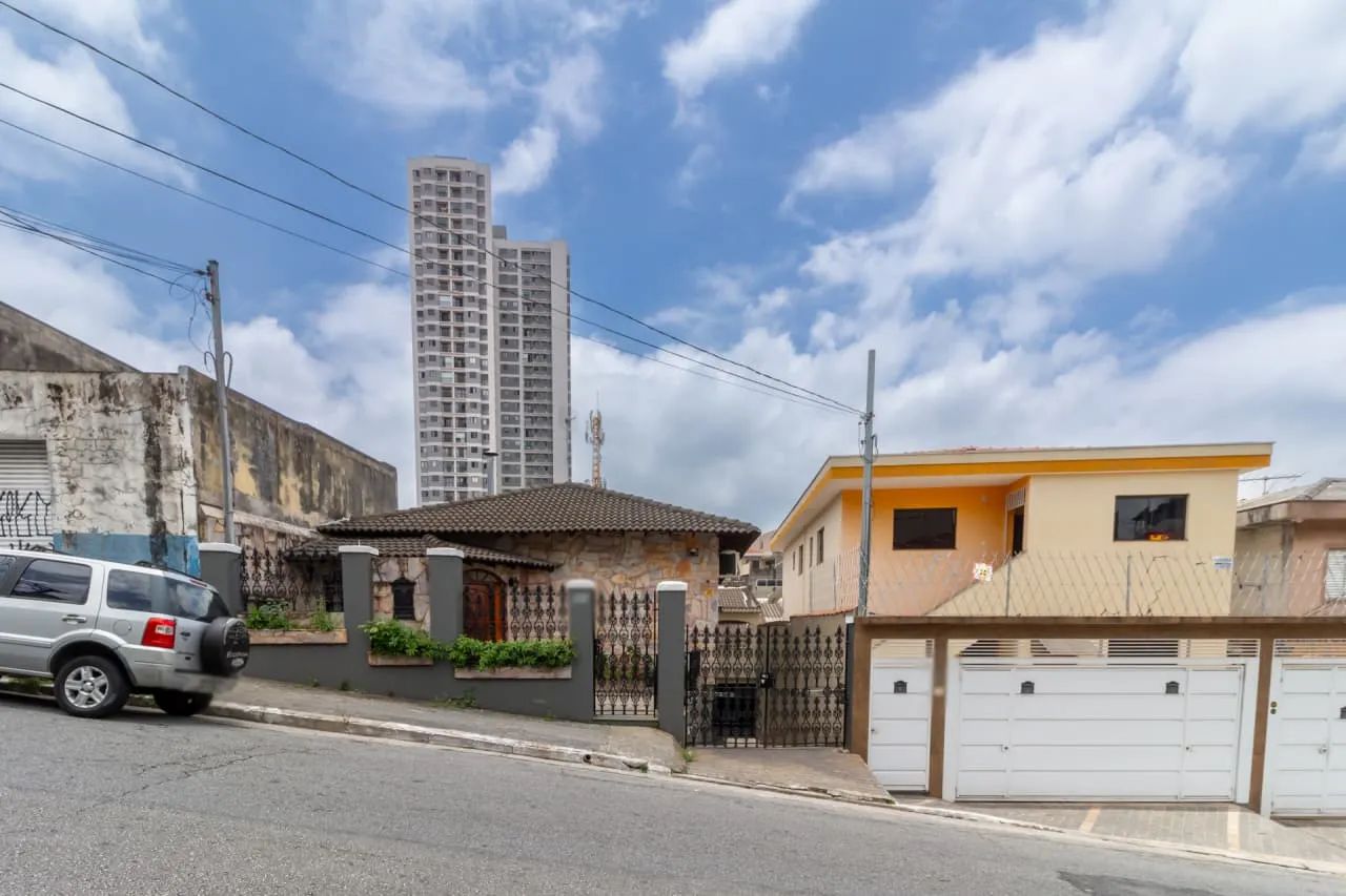 Sobreloja na Rua Alice Garcia Vega, 131  330 m²