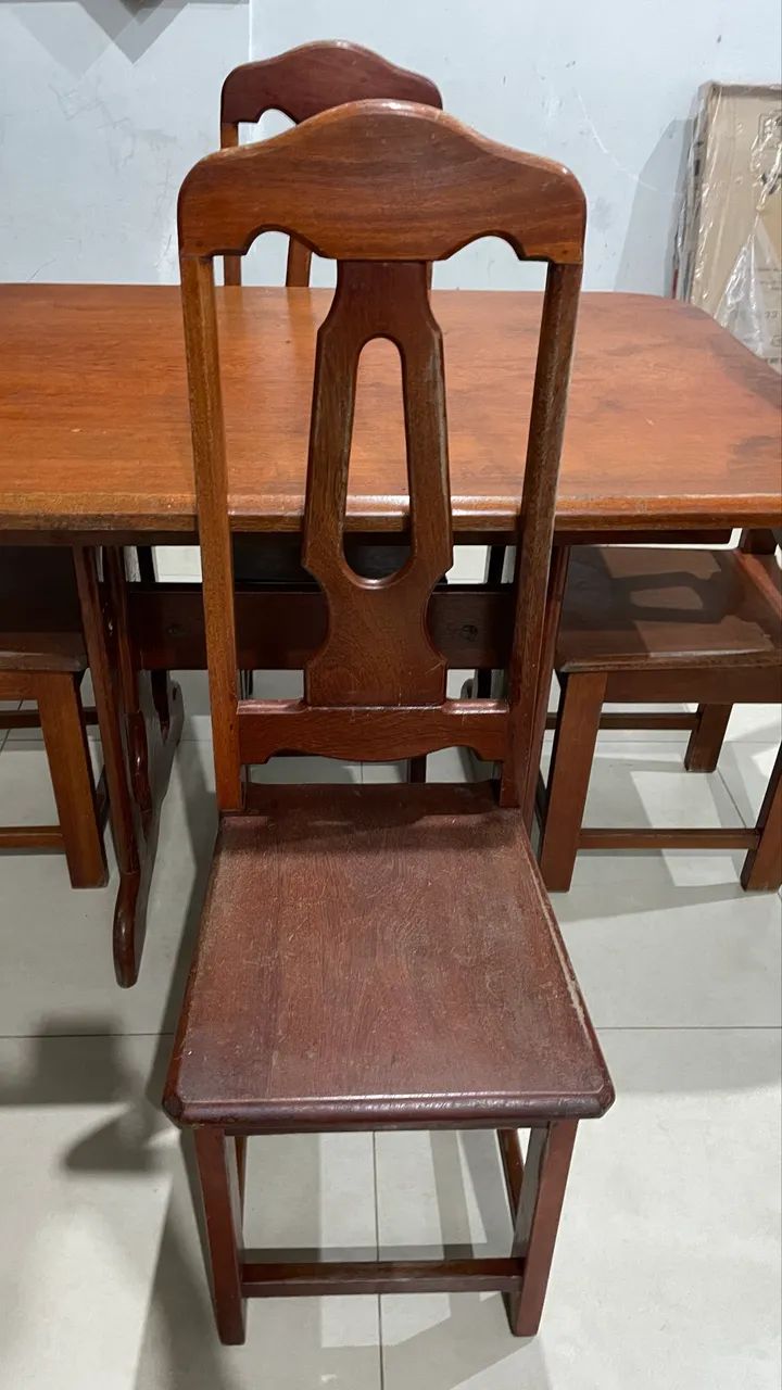 MESA DE MADEIRA COM 4 CADEIRAS - Foto 2