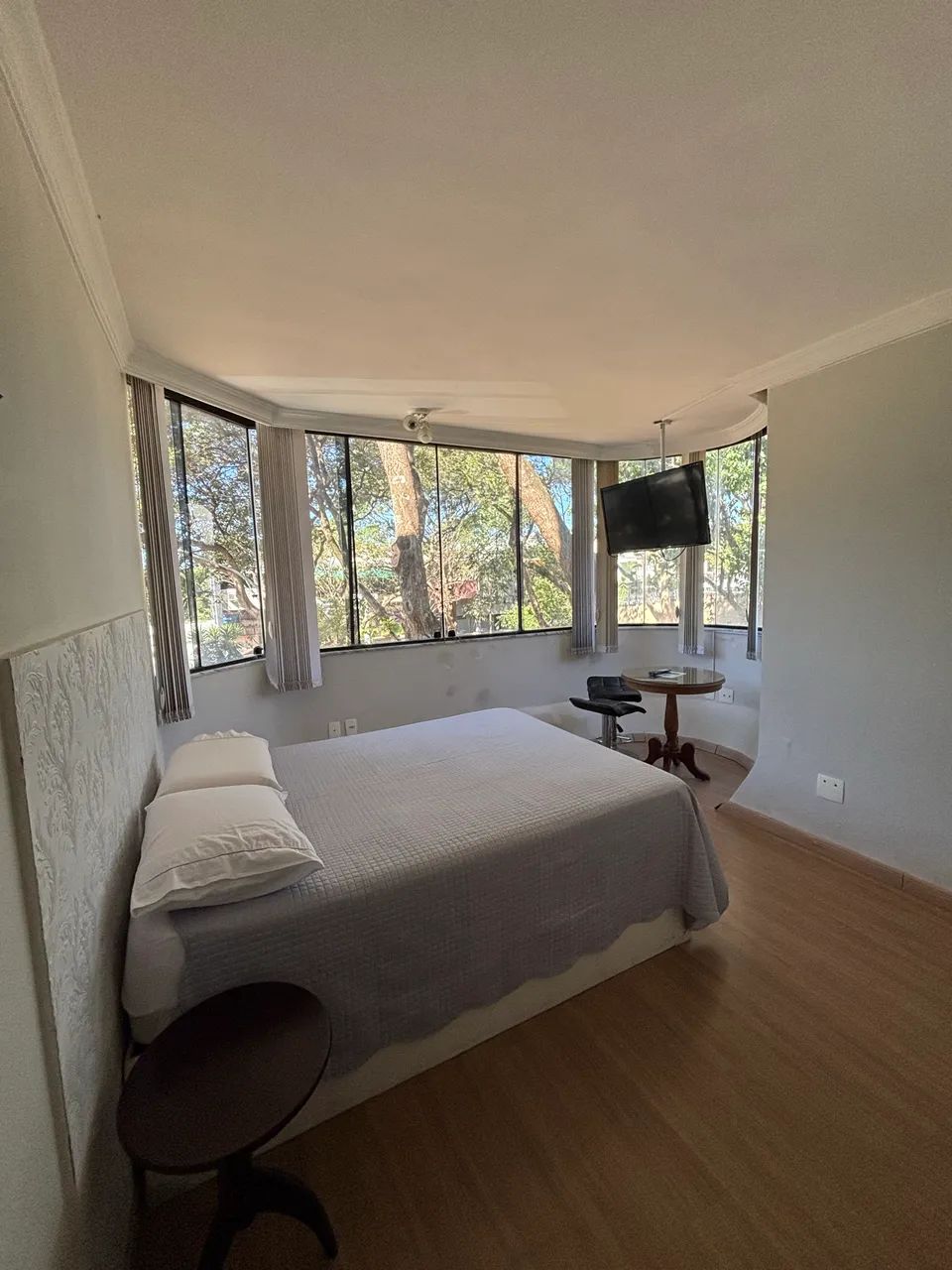 Alugo quarto na asa norte