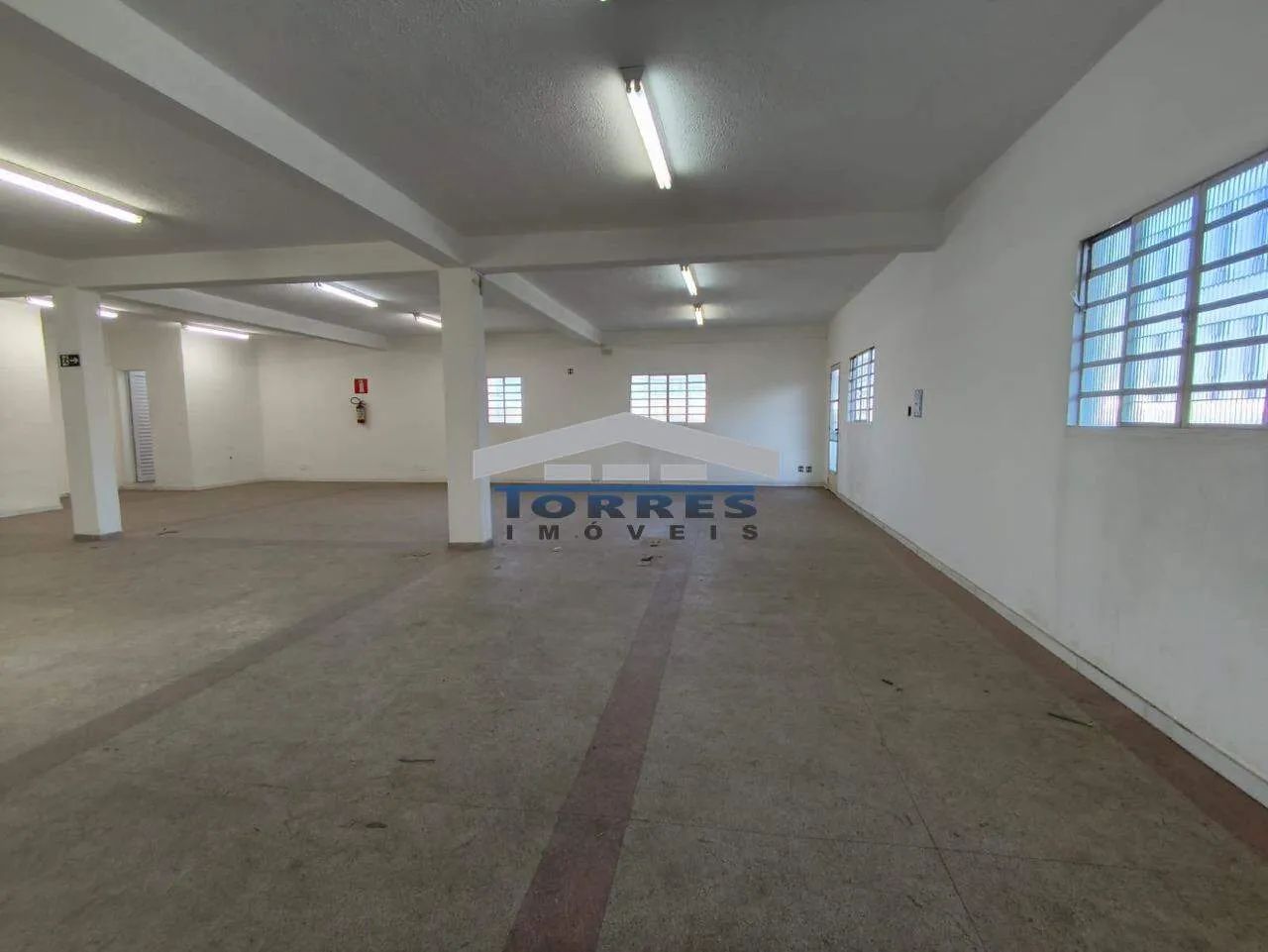 Imóvel Comercial com Vão Livre e Elevador  Estrutura Ideal no Eldorado! - Foto 3