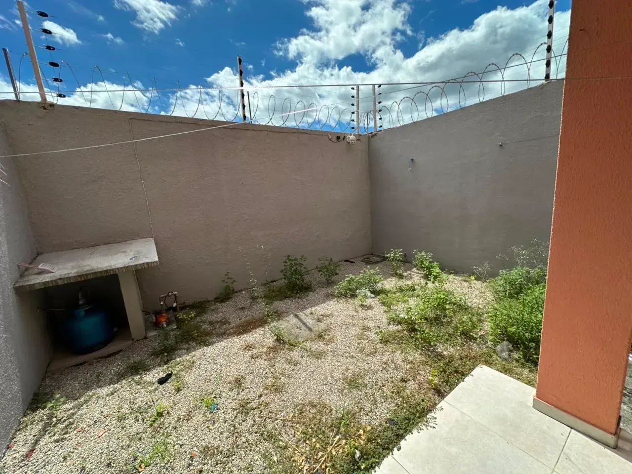 Duplex De 3 Quartos Para Repasse Na Monguba, Na Avenida, Com Varanda No Quarto  . - Foto 2