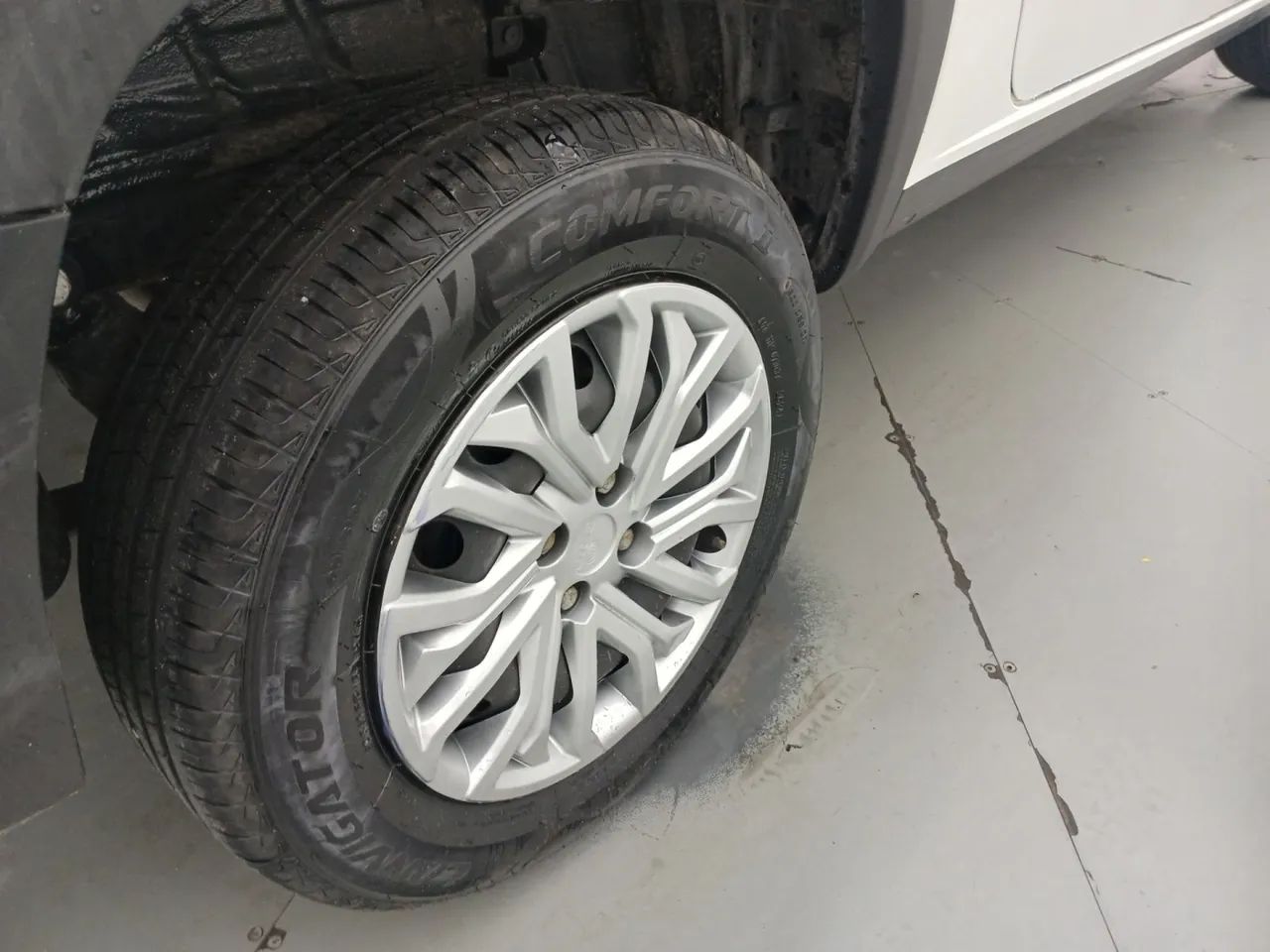 Fiat Strada Freedom 1.3 Flex 8V CD, foto 14 de 18