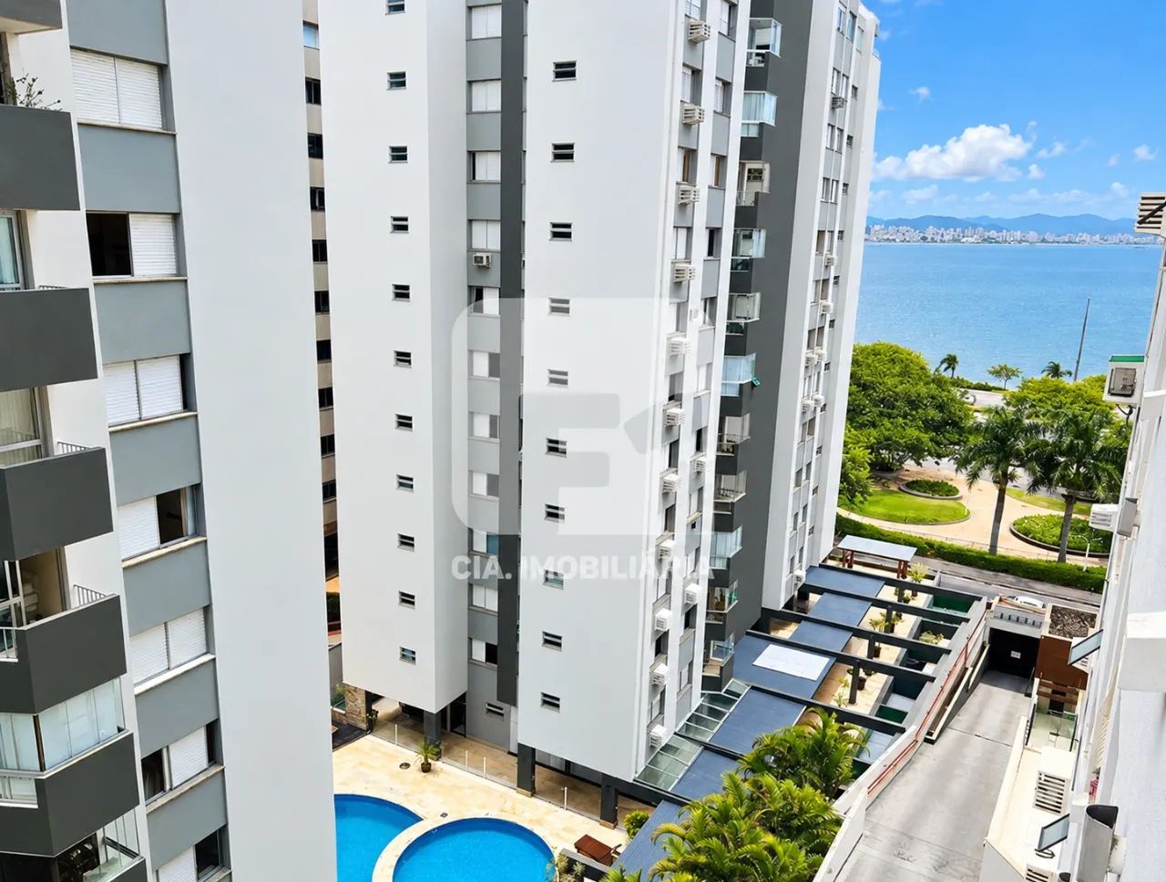 Apartamento de 2 dormitórios na Agronômica