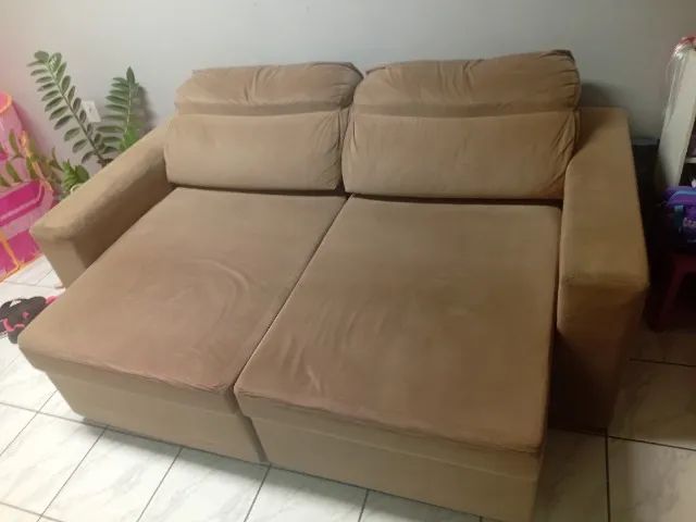 Sofá de 4 lugares retrátil e reclinável 