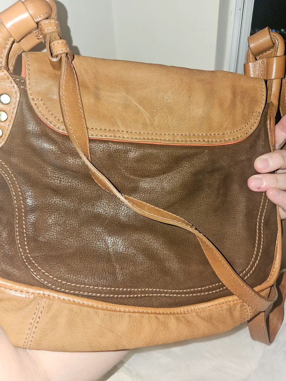 Bolsa Arezzo couro marrom e laranja  - Foto 2