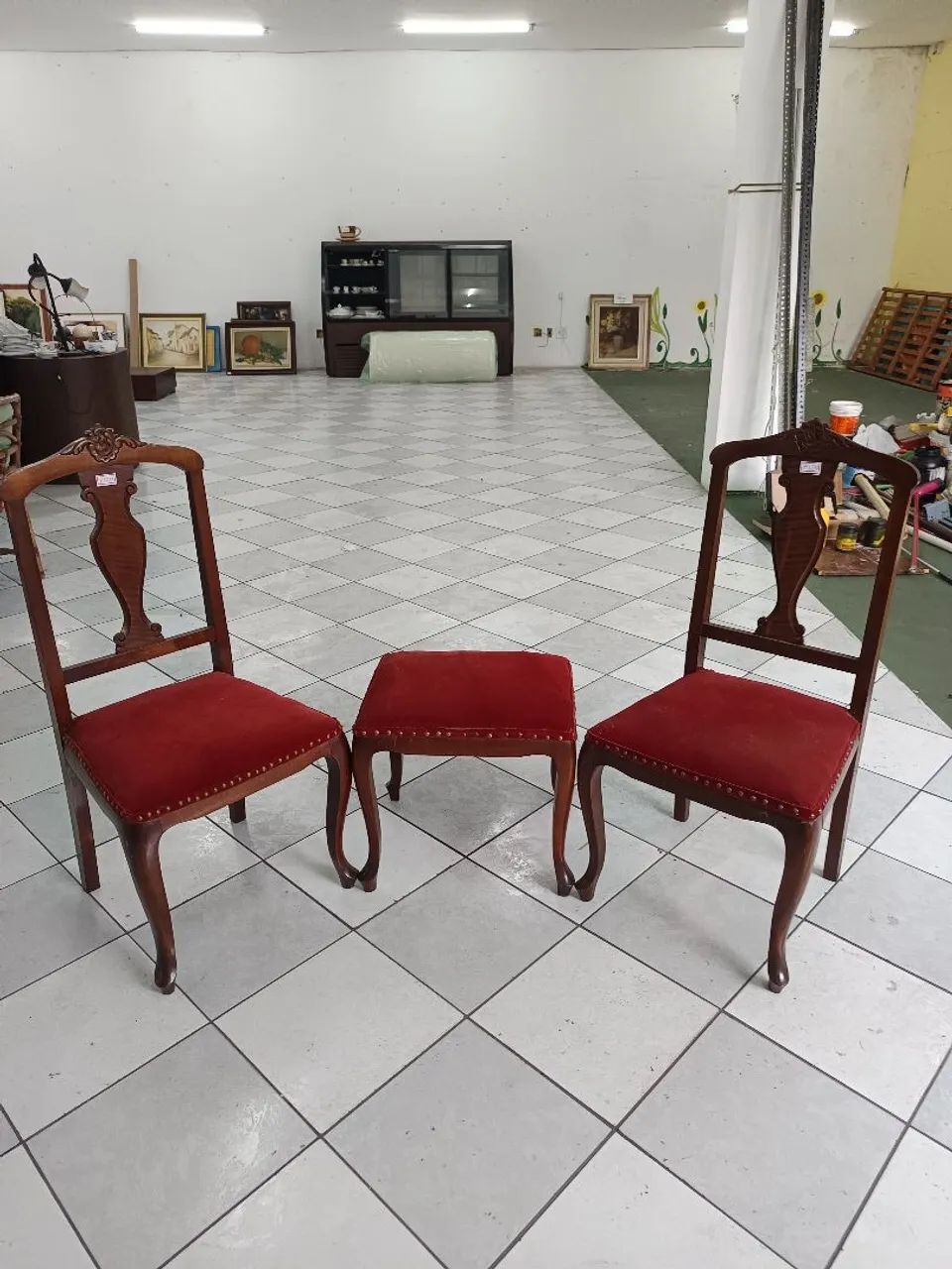 Par de cadeiras clássicas com blanqueta