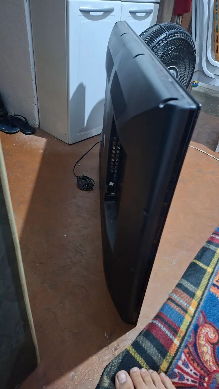 300$ - TV CCE 42" - Foto 2