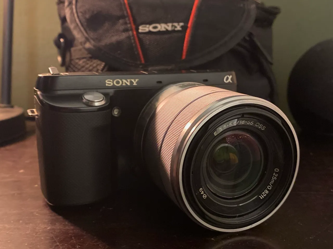 SONY NEX-7 + LENTE SEL1655 MIRRORLESS PREMIUM - Câmeras e