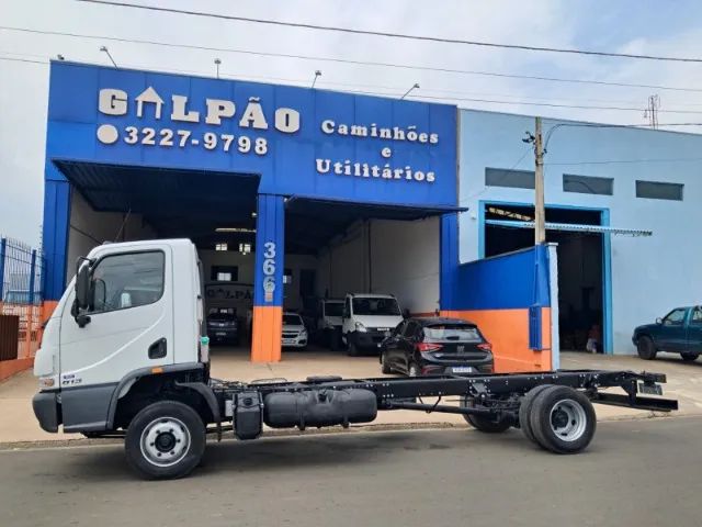 MB Accelo 815C Chassis 4X2 - (2013) - Foto 3