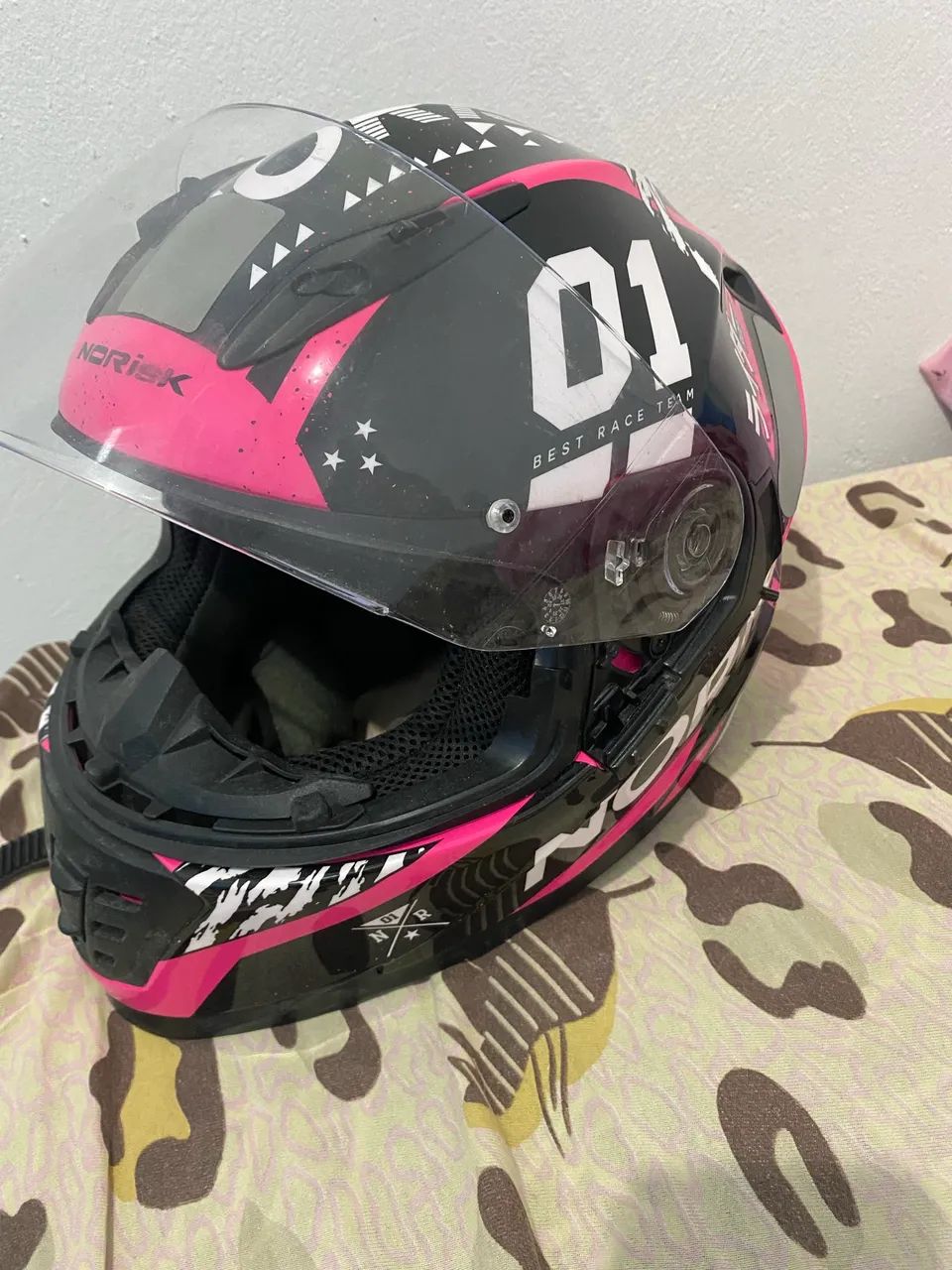 Vendo capacete original sem risco zero bala  - Foto 2