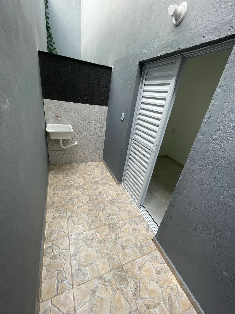 Casa 1 dormitório, lavanderia, sala integrada  - Foto 5