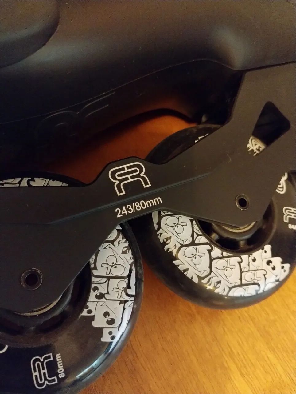 Roller/Patins FR1 80 Black  - Foto 5