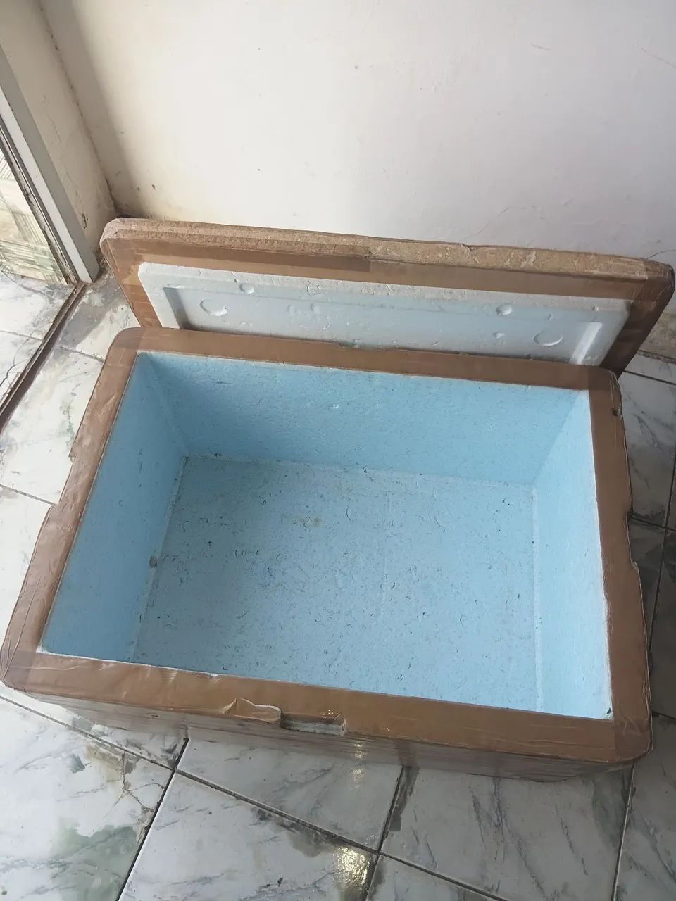 CAIXA DE ISOPOR 100 LITROS.