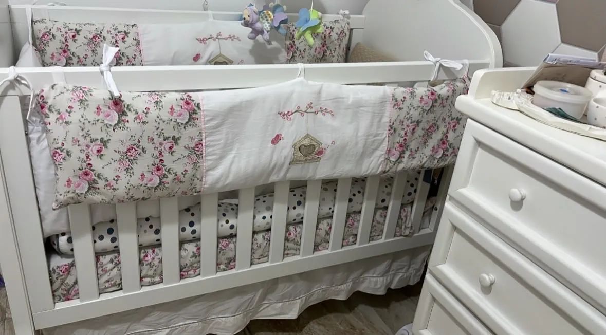 Cômoda / berço / guarda roupa 