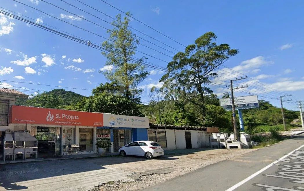 Comercial com alta visibilidade na SC 401