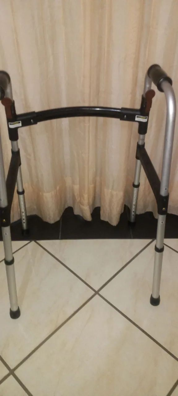 Vendo esse andador. - Foto 2