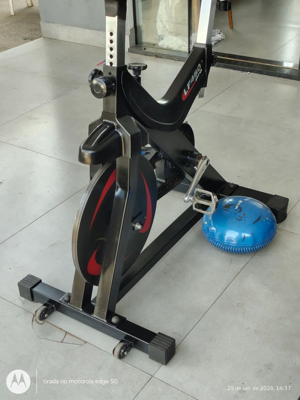 Bicicleta de spinning Divido em 10x sem juros - Foto 5