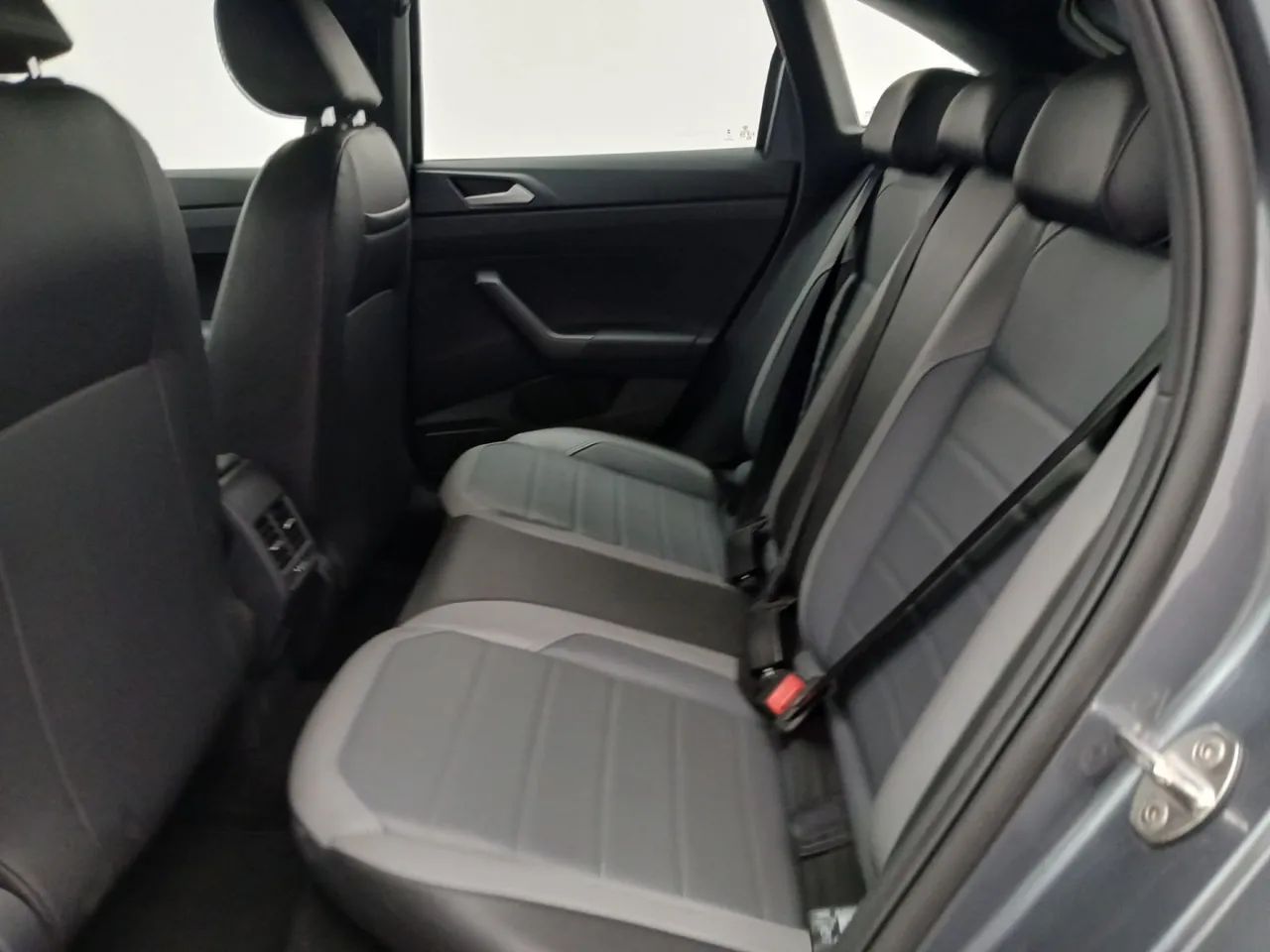 Volkswagen Nivus Highline 1.0 200 TSI Flex Aut., foto 17 de 18