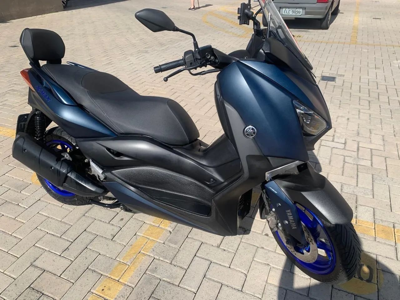 X Max 250 - Foto 3
