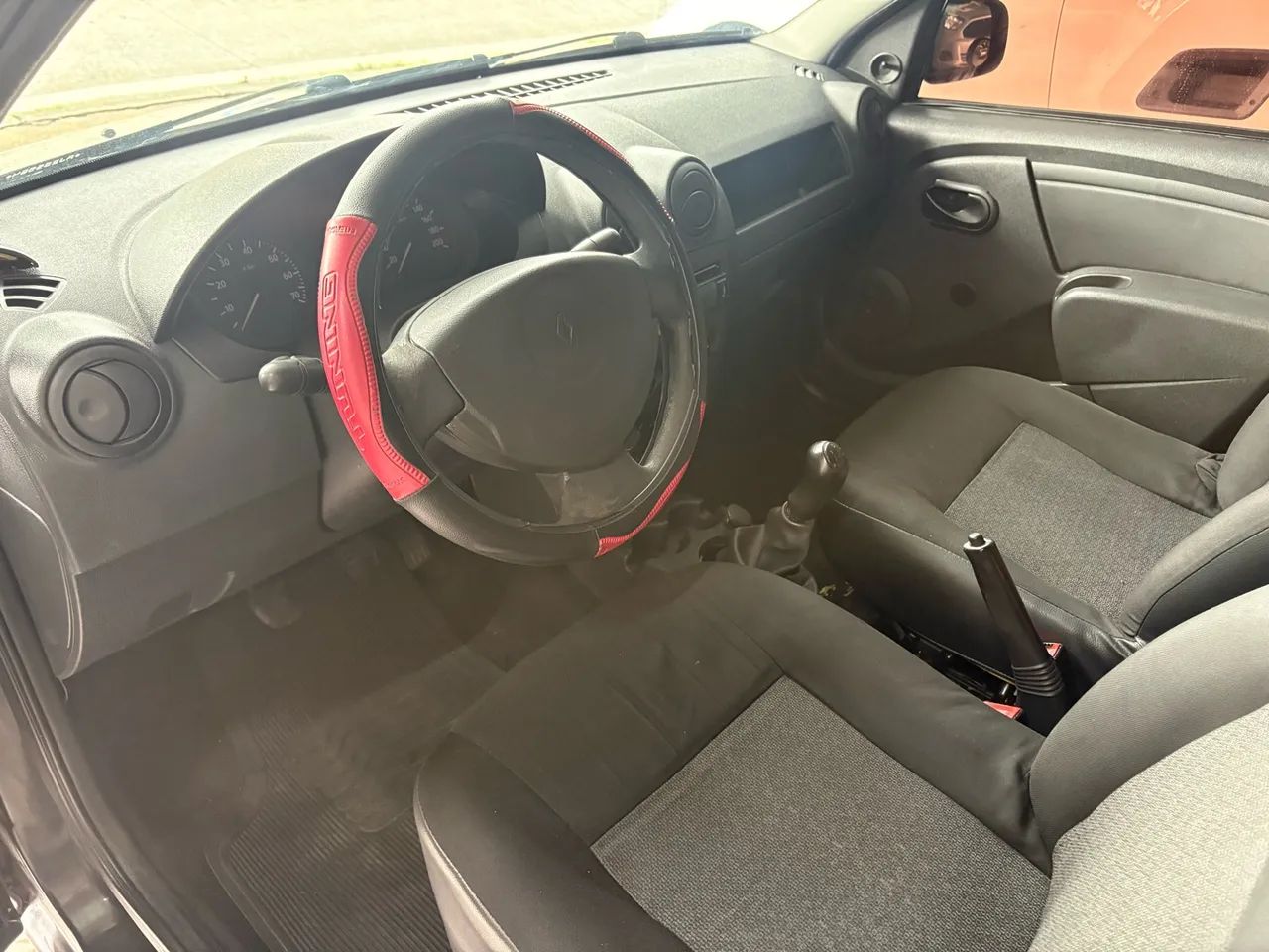 Renault Logan Authentique Hi-Flex 1.0 16V 4p, foto 7 de 9