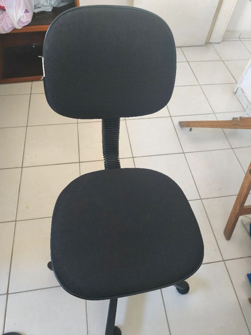 Mesa de escritório com cadeiras  - Foto 3