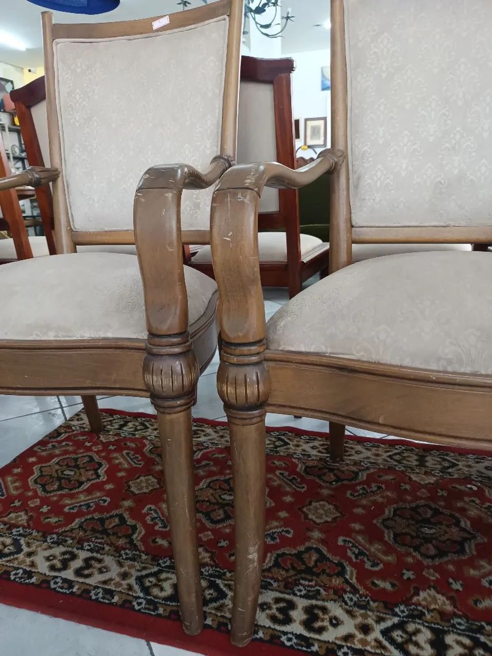 Poltronas em madeira maciça clássicas  - Foto 2