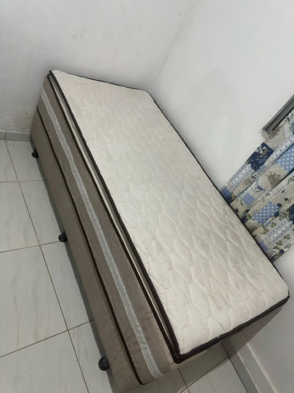 Cama de Solteiro - Pouco Tempo de Uso ?