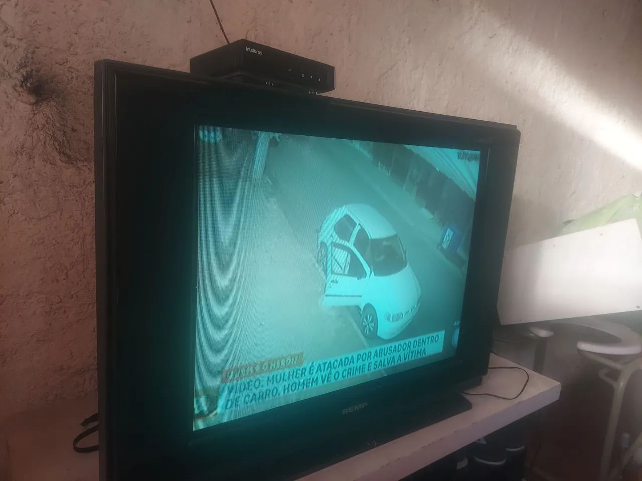 Tv de tubo com conversor muito boa - Foto 4