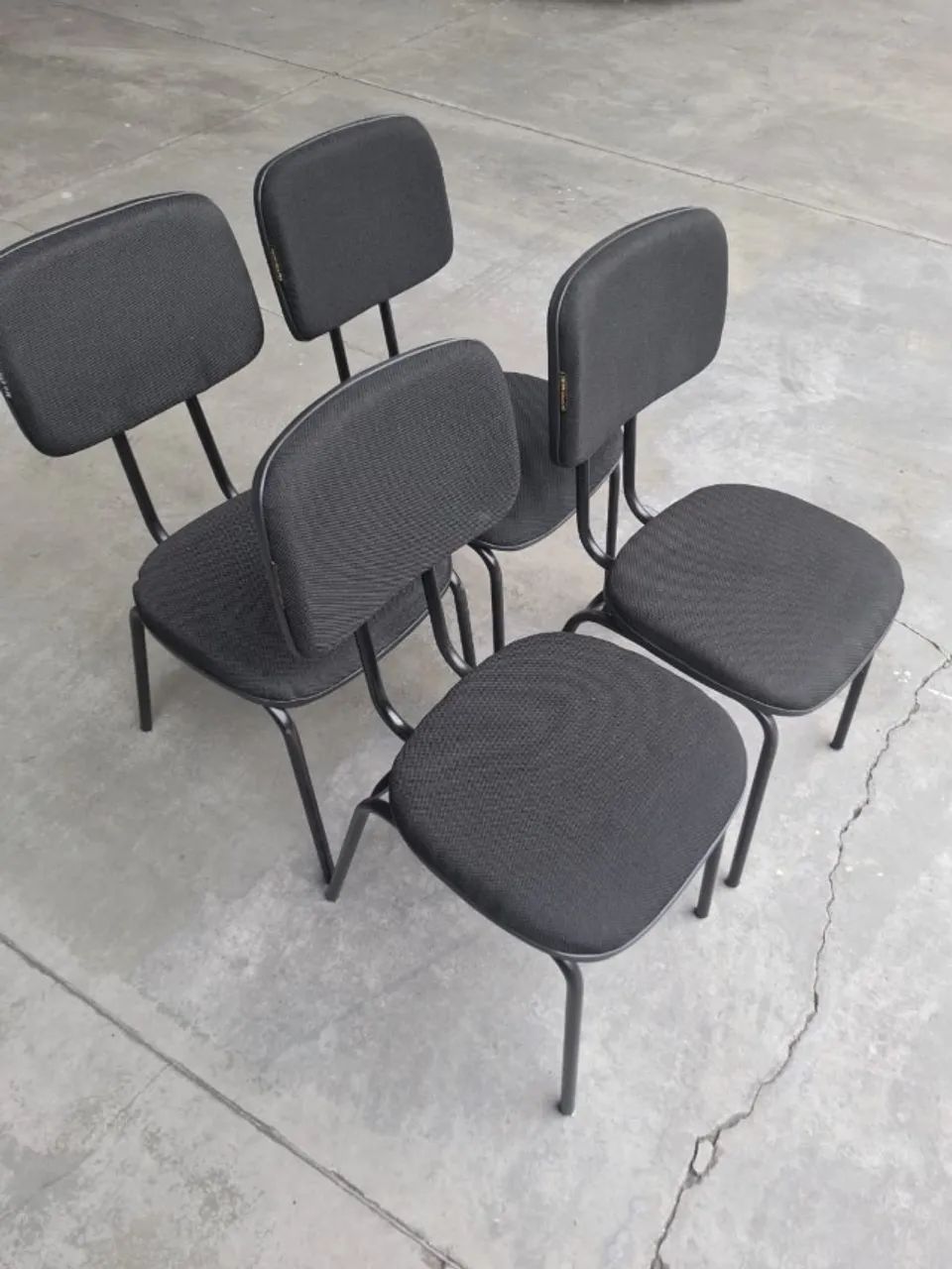 Excelentes cadeiras R$65,00 (cada) - Foto 3