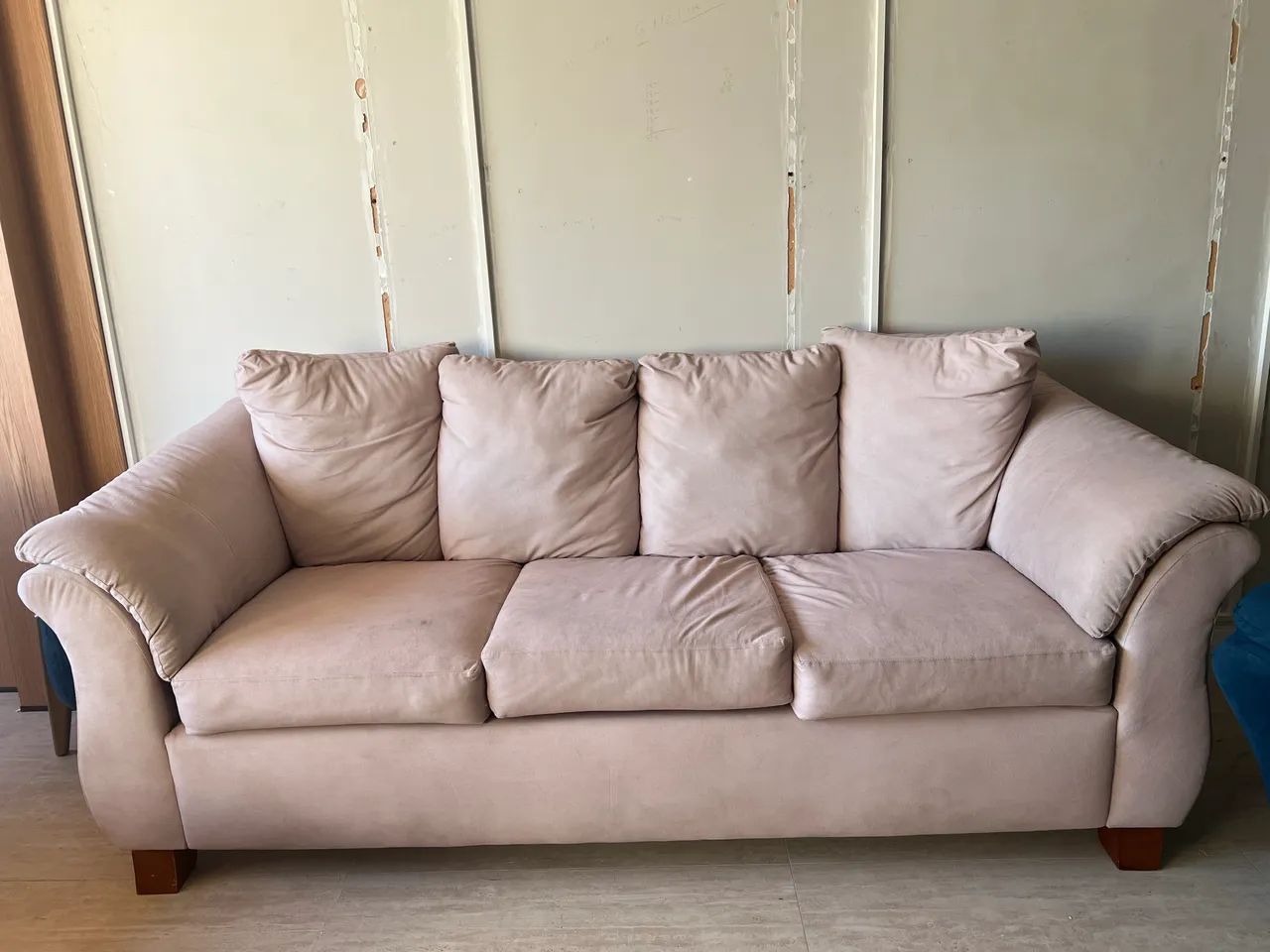 Sofá de três lugares,fazer retirada! - Foto 3