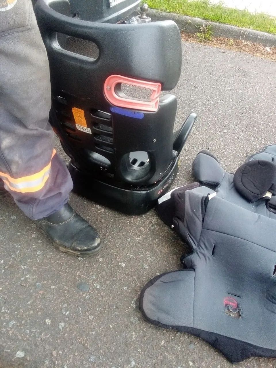 Cadeirinha de crianças 180 reais 