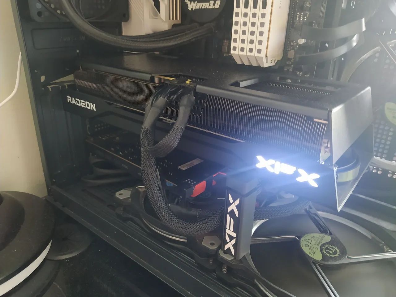 Placa de vídeo rx 9070xt xfx  - Foto 5