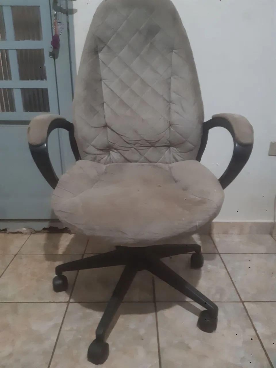 Cadeira de escritório barata RS 99.00 retirar vila Planalto  - Foto 4