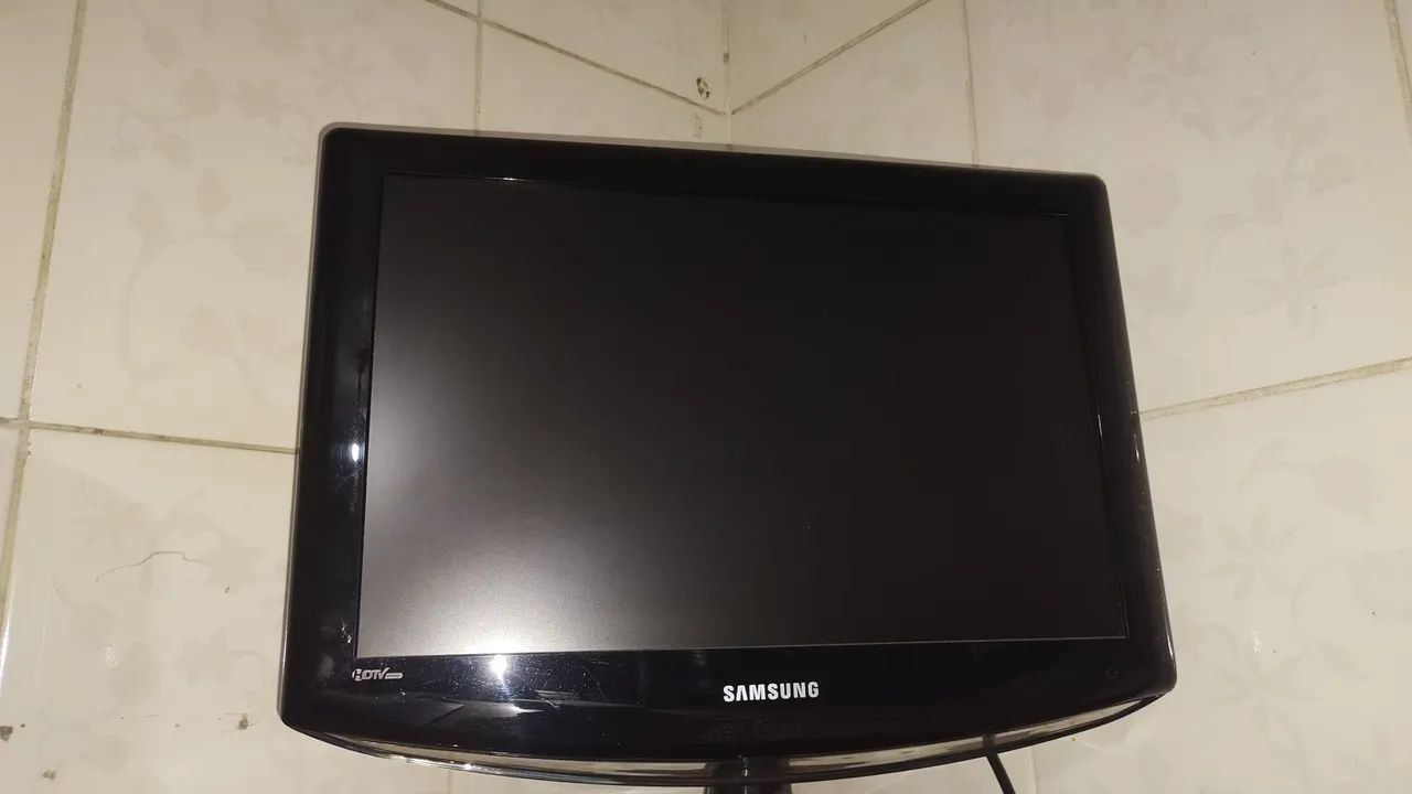 Tv 14 polegadas Samsung perfeita com controle 