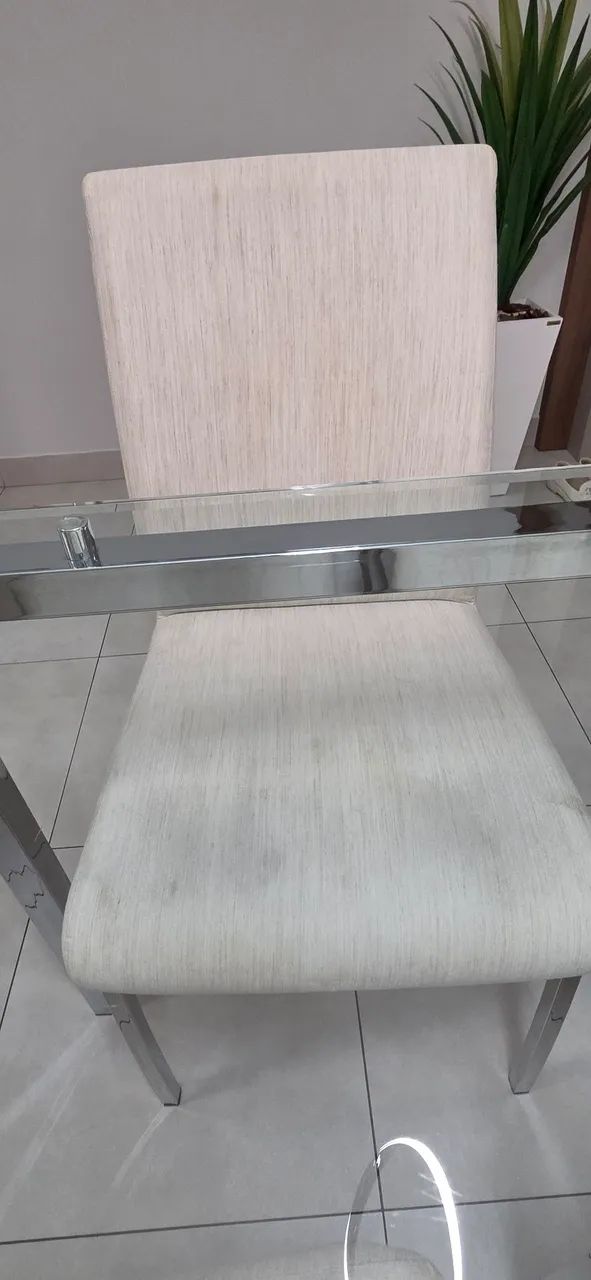 Vendo mesa de jantar com 6 cadeiras - Foto 4