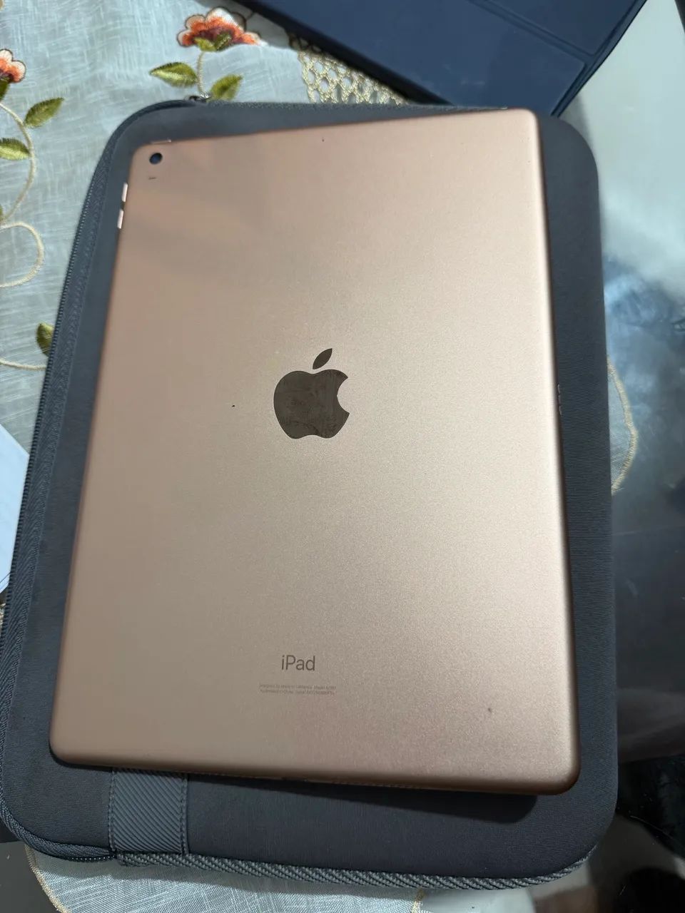 iPad 7ª geração- Em perfeito funcionamento e conservação 