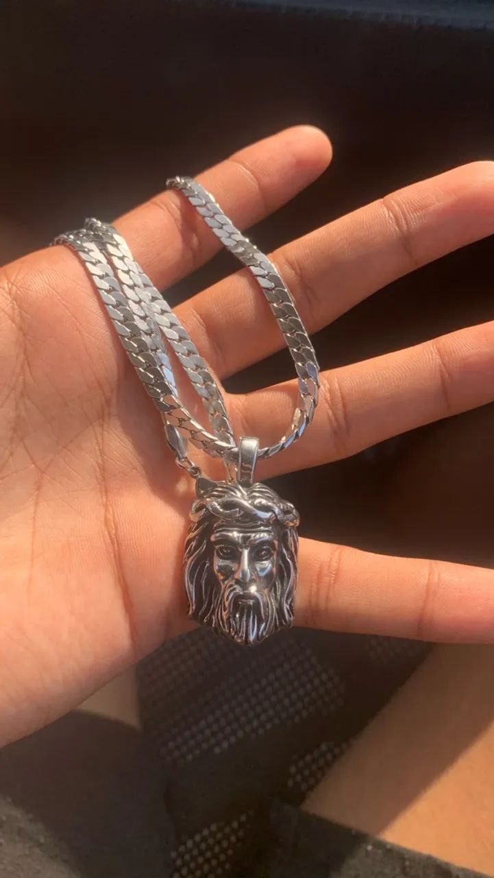 Cordão de aço inox com pingente maciço!